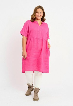 VANJA - Freizeitkleid - fuchsia pink