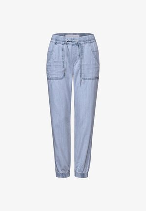 Pantalones jogger de color azul claro, hechos de tela de mezclilla, con una cintura elástica, dos bolsillos laterales y puños elásticos en los tobillos.