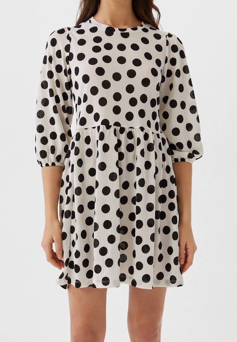 Stradivarius Robe de jour - white