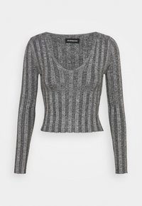 Top de punto de manga larga gris con cuello en V y cintura ajustada, con un patrón de rayas verticales y una etiqueta etiquetada "Even&Odd."