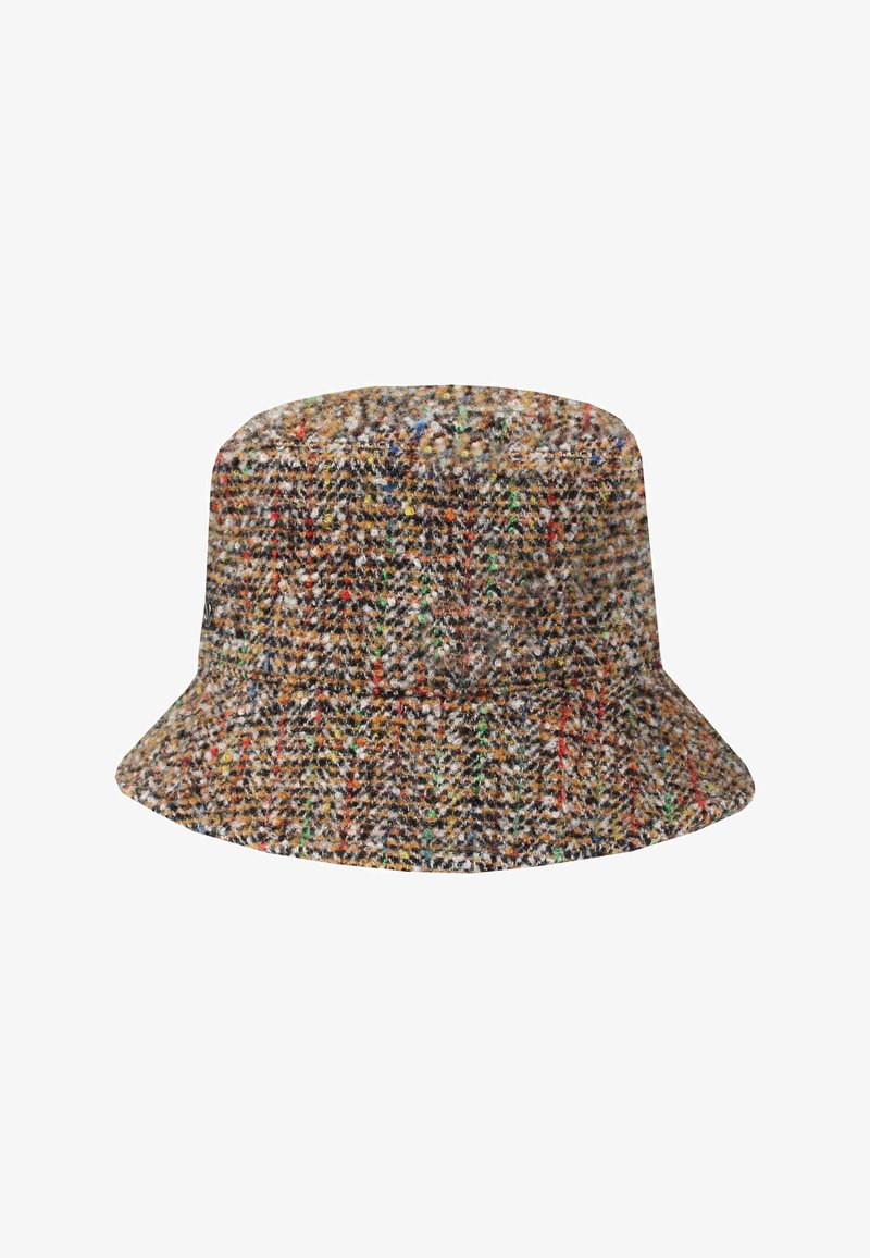 Cappello a secchiello in misto lana con motivo tweed multicolore che presenta fili marroni, neri, rossi, verdi e gialli e una visiera leggermente svasata.