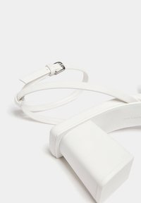 PULL&BEAR Sandales - white