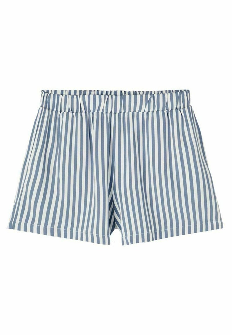 Randiga shorts med en horisontell design i ljusblått och vitt, med resårmidja och en avslappnad passform. Tyget verkar slätt.