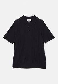 Černé polo tričko s krátkým rukávem vyrobené z pletené tkaniny, se strukturovaným vzorem a límcem s třemi knoflíky.