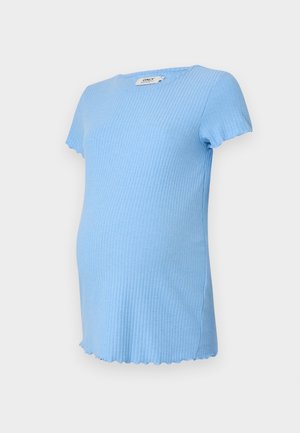 Lysblå gravid T-shirt lavet af ribbet stof, med korte ærmer og en bølget kant. Blød tekstur, tætsiddende design.