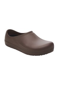 Brune gummiklippere med en glatt finish, bølget design og en teksturert såle. Har lav bakside og bred åpning for enkel påføring.