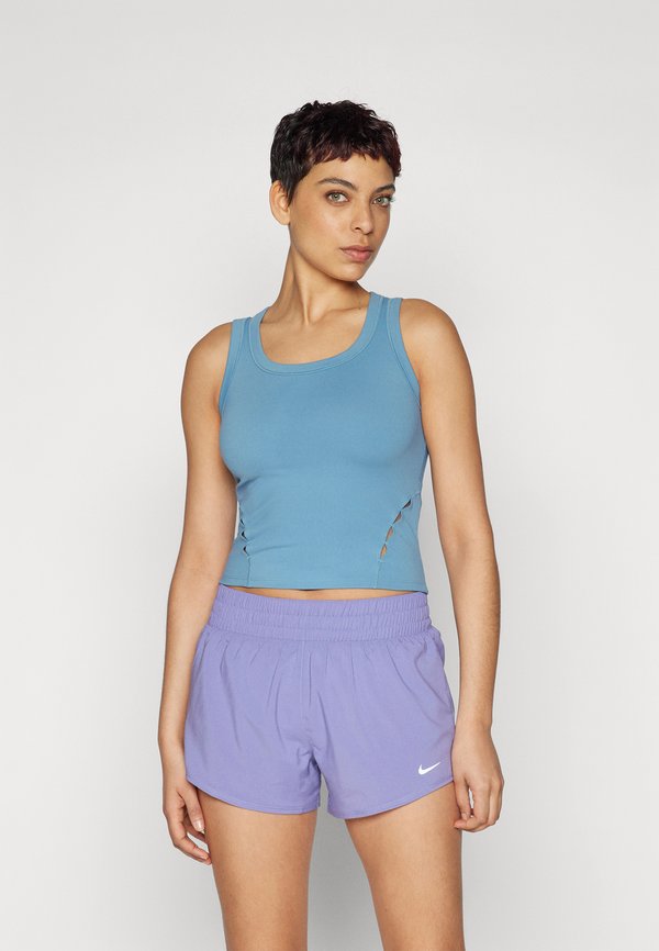 ONE FITTED TANK  - Top