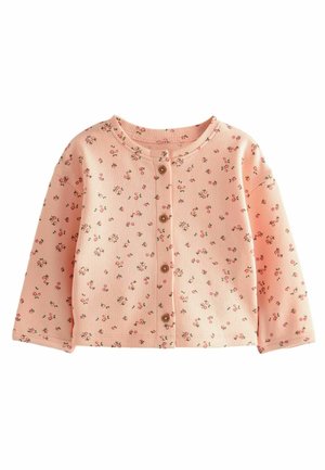 Cardigan pour bébé à manches longues de couleur rose clair avec un petit imprimé floral et quatre boutons marron sur le devant.