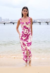 BWLDR ZAHLIA MIDI - Shift-haljina - magenta floral