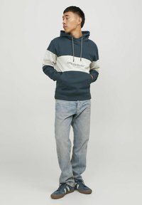 Jack & Jones JORLAKEWOOD ciemnozielony