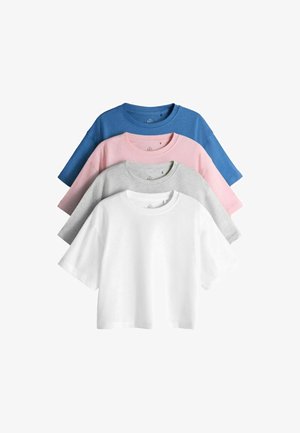 Četiri kratkih majica kratkih rukava s okruglim izrezom u bijeloj, svijetlo sivoj, ružičastoj i plavoj boji, posložene u stupac s preklapanjem na bijeloj pozadini.