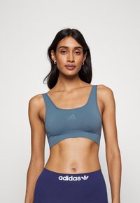 adidas Sportswear SCOOPED BRALETTE REMOVABLE COOKIES - Corpete - blue