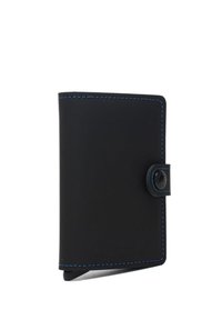 Portafoglio in pelle nera con cuciture blu, forma rettangolare, chiusura singola con bottone a pressione e logo del marchio leggermente impresso sul davanti.