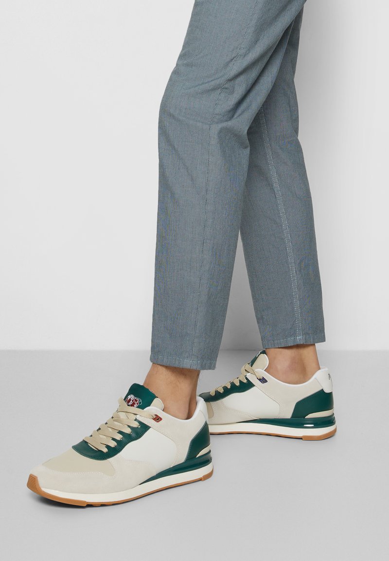 Herren T-shirts & Polos | Dondup PANTALONE PABLO Chino light powder blue/hellblau - DT08575 Herren T-shirts & Polos | Dondup PANTALONE PABLO Chino light powder blue/hellblau - DT08575