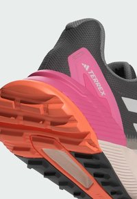 Adidas Terrex SOULSTRIDE - Löparskor terräng - putty mauve   grey one   pink fusion