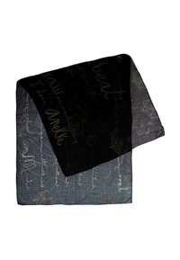 Sciarpa nera e grigia piegata con motivi di script corsivo chiaro e disegni astratti su uno sfondo bianco.