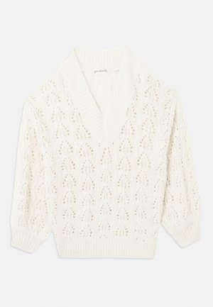 Hvid strikket sweater med dyb V-udskæring og hulmønster, med ribkantede ærmer og kant.