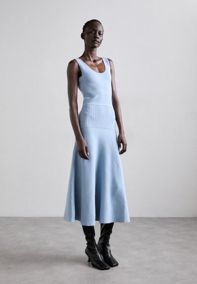 Proenza Schouler White Label LUCIA DRESS IN SOUFFLE - Pletené šaty - lark blue