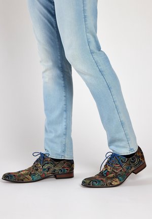 Lace-ups - green