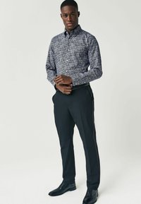 Next EASY IRON PRINTED OXFORD REGULAR FIT - Camicia - navy blue floral