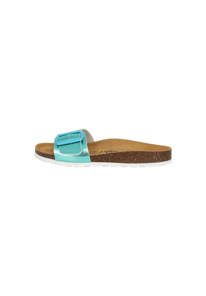 Sandal med rem i metalliskt turkos och rektangulär spänne, korkfotbädd och vit gummisula. Enkel, öppen design.