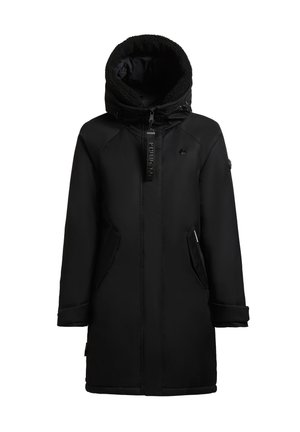 Giacca nera impermeabile con cappuccio foderato in peluche, zip frontale e tasche laterali. Il design include un motivo cucito e maniche con polsini.