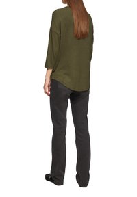 QS Longsleeve - tannengrün