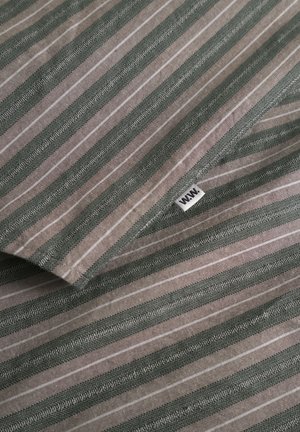 CARTER - Shirt - decadent chocolate stripe