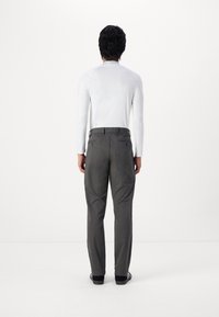 GAP SLIM PERFORMANCE STRETCH - Pantaloni chino - soft black