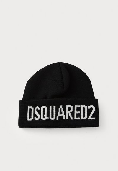 Bonnete tricot noire avec un revers, arborant "DSQUARED2" en texte blanc contrasté. Texture douce, forme arrondie.