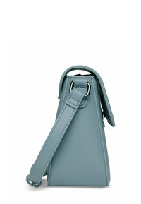 Borsa a mano in pelle blu di forma triangolare, con manico superiore, tracolla regolabile e finiture in argento. Finitura liscia con dettagli cuciti.