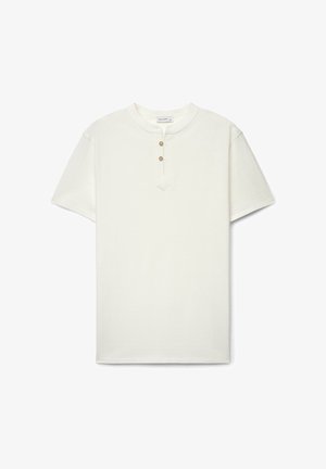 Kurzärmeliges, elfenbeinfarbenes Henley-Shirt mit rundem Kragen und zwei Holzknöpfen auf der vorderen Knopfleiste.