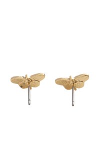 Goldfarbene, schmetterlingsförmige Steckerohrringe mit detaillierten Flügelmustern und silbernen Stiften. Glatte Oberfläche, leichtes Design.