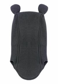 Grå fleece babyhat med runde ører, blød tekstur, sømløst design og buede kanter, der giver varme og komfort.