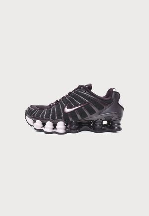 Nike Sportswear, W NIKE SHOX UNISEX - Маратонки - burgundy ash/silver lilac