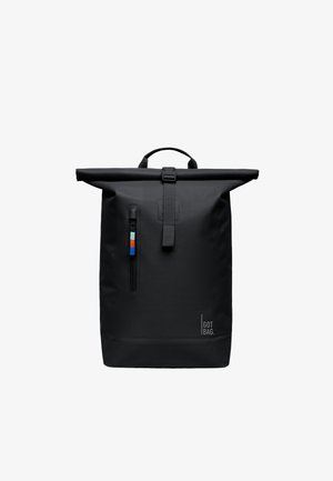 Sort roll-top rygsæk med front lodret lynlåslomme og farverig lynlås, sort håndtag og "GOT BAG" logo nederst til højre.