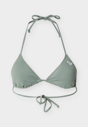 Haut de bikini triangle vert clair avec bretelles fines ajustables nouées autour du cou et dans le dos, petit logo sur le bonnet gauche.