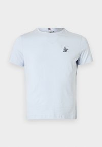 Ανοιχτό μπλε βαμβακερό t-shirt με στρογγυλή λαιμόκοψη, κοντά μανίκια και σκούρο μπλε λογότυπο κεντημένο στο αριστερό στήθος. Ομαλή υφή, κανονική εφαρμογή.