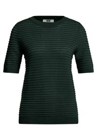 Mörkgrön texturerad tröja med horisontella ribbade ränder, korta ärmar och en rund halsringning med ribbat kant för kanterna.