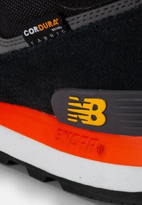 New Balance ML574 UNISEX - Sapatilhas - black