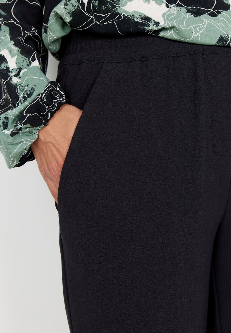 SOYA CONCEPT IVA 2 Grey Pinstriped Trousers