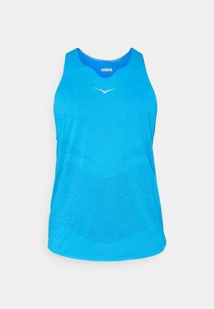 Blauwe sportieve tanktop van ademend mesh materiaal, met een ronde hals, mouwloos ontwerp en een subtiele witte logo aan de voorkant.