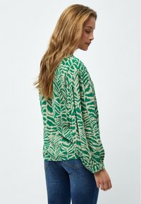 Desires DEALBERTE LONG SLEEVE SHIRT. - Bluza - simply green