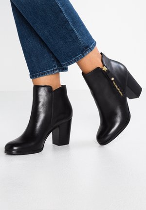 Ankle Boot - black