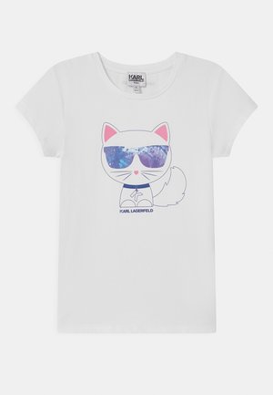 Hvid kortærmet børnet-shirt med tegneserie-kat iført lilla reflekterende solbriller og en krave, mærket Karl Lagerfeld.