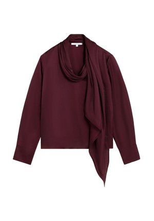 Blusa burdeos con mangas largas y escote drapeado. Textura suave, corte relajado y detalle de bufanda en cascada en la parte delantera.