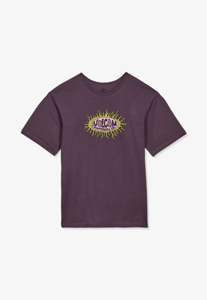 T-shirt violet à manches courtes avec un motif de rayons de soleil verts et un logo ovale rose portant l'inscription « Volcom Boarding Co. » centré sur la poitrine.