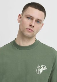 Blend BHJEHON - Marškinėliai su spaudiniu - duck green