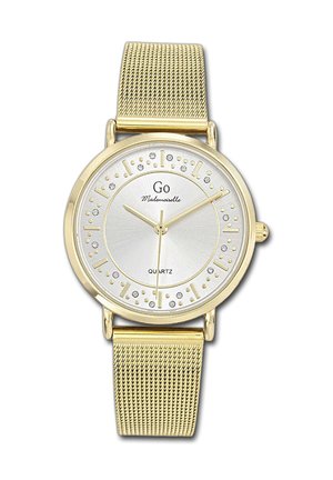 Montre en quartz couleur or avec un cadran argent, dotée d'indices minimalistes et d'accents en cristal. Bracelet en mailles pour un design épuré.