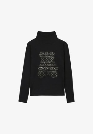 Schwarzes langärmeliges Rollkragenoberteil mit einem bärenförmigen Pullovermuster in weißem Strickdesign auf der Vorderseite. Glatte Stoffstruktur.